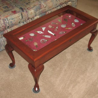 Featured image of post Coffee Table With Glass Display Case / Here are some tips and ideas for coffee table displays that will make the most of form, function, and style.